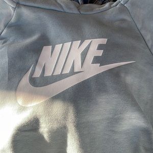 light blue nike sweatshirt